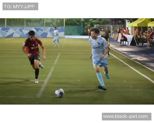 足球明星相似专场揭秘那些让你意想不到的球员相似之处与精彩瞬间 足球明星相似专场揭秘那些让你意想不到的球员相似之处与精彩瞬间