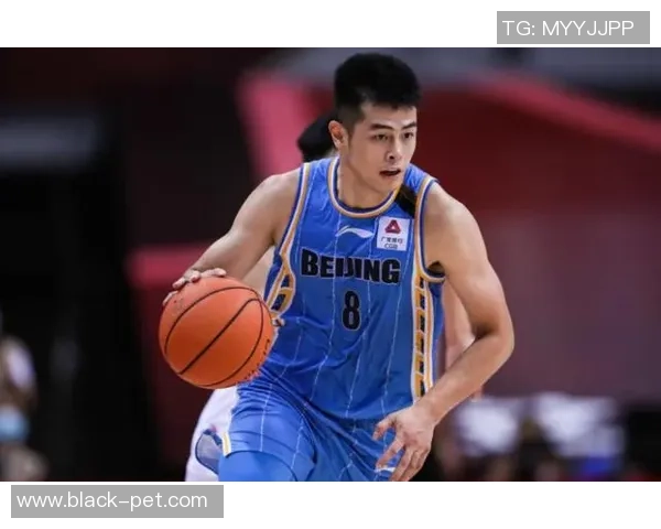 武汉篮球队以82分稳居杯赛积分榜首位展现强劲实力