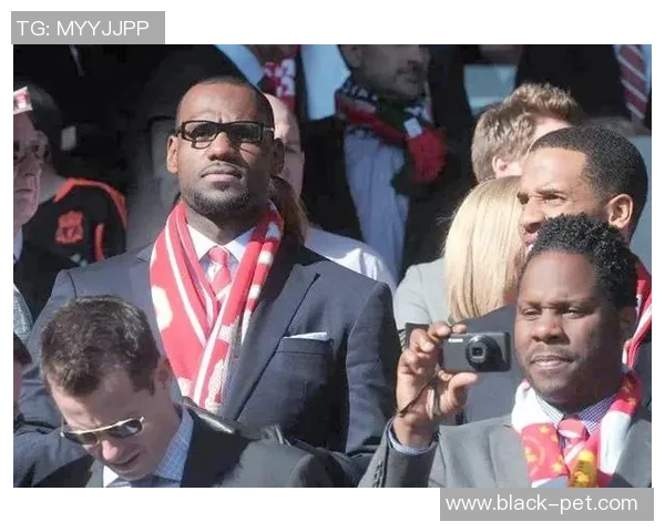 足球明星的收入揭秘：他们如何通过比赛代言和投资赚取巨额财富