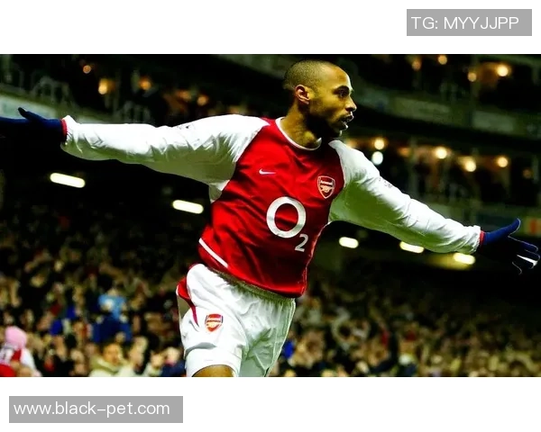 曾与足球巨星共度甜蜜时光的明星们揭秘爱情故事